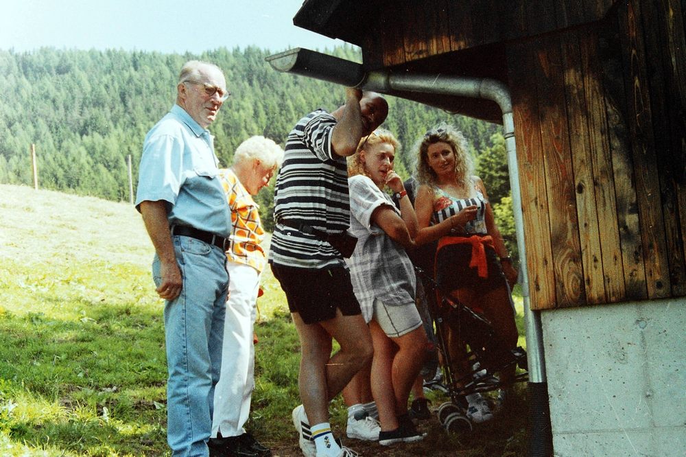 sais1994_00_174.jpg