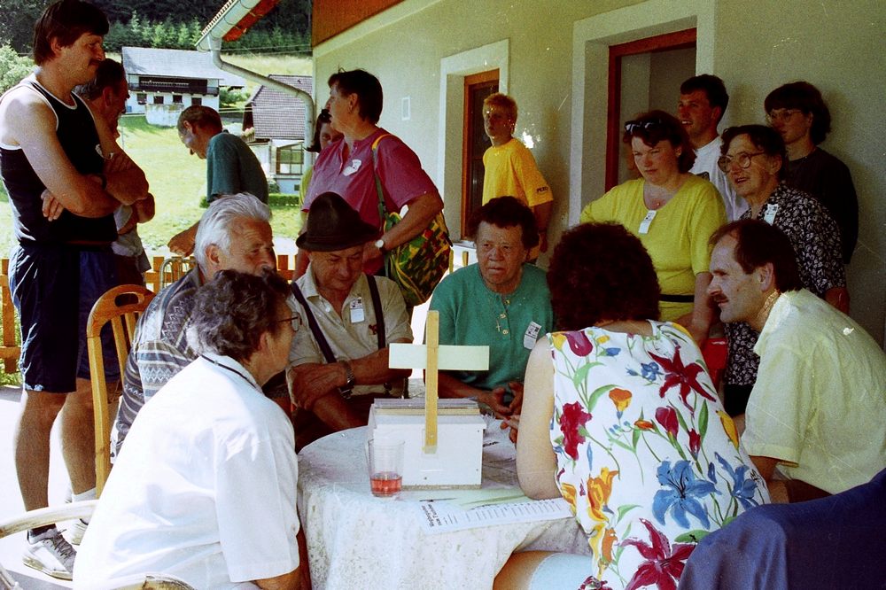 sais1994_00_182.jpg