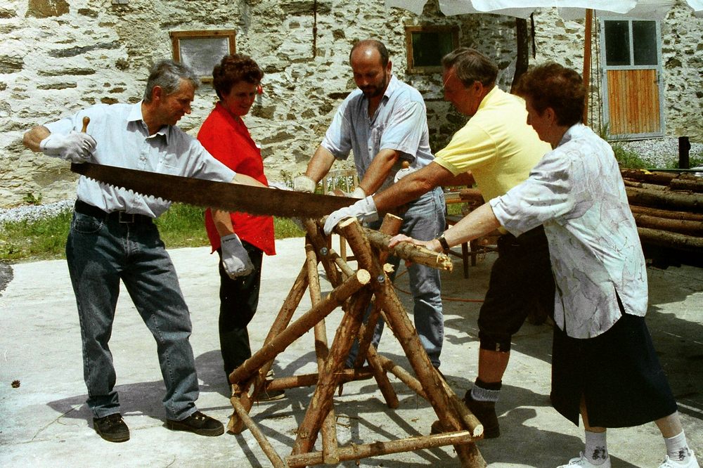 sais1994_00_198.jpg