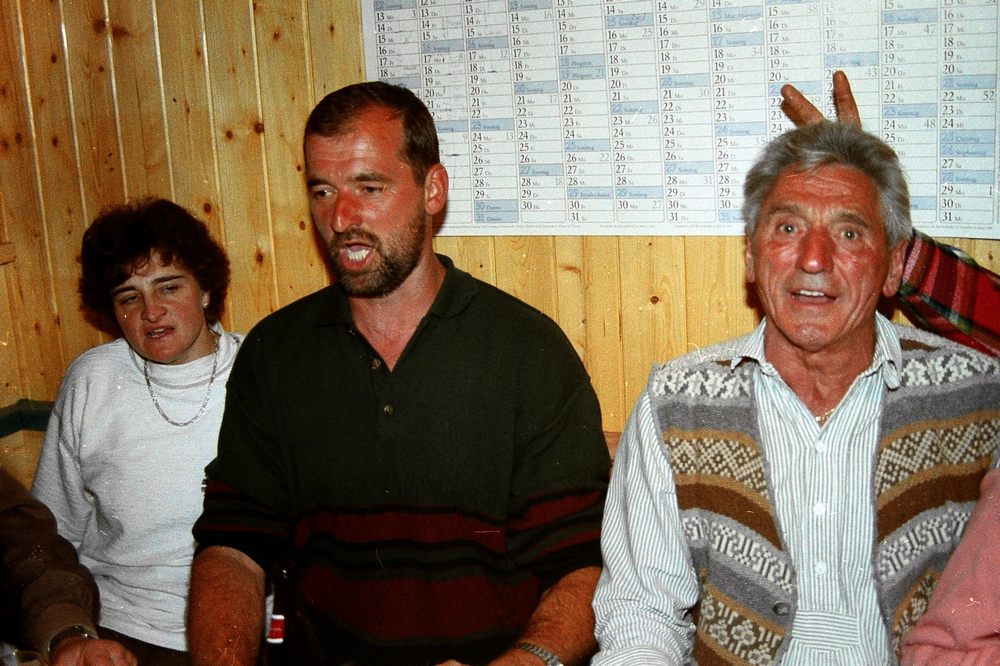 sais1994_00_438.jpg
