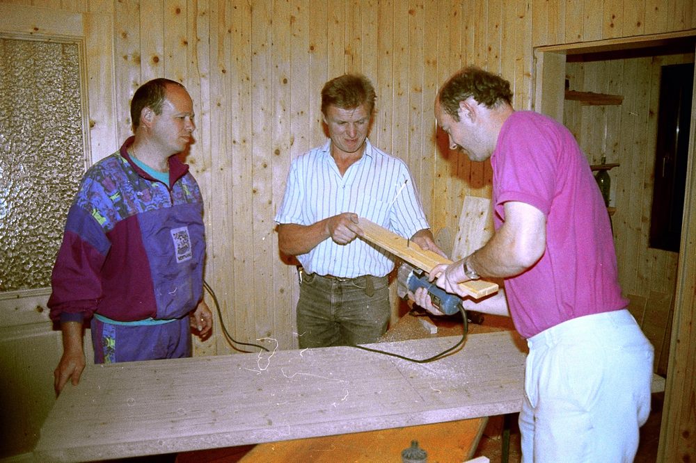 sais1994_00_490.jpg