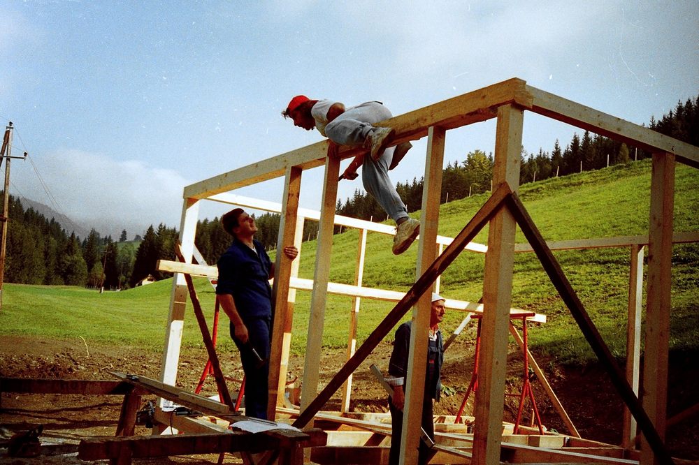 sais1994_00_576.jpg