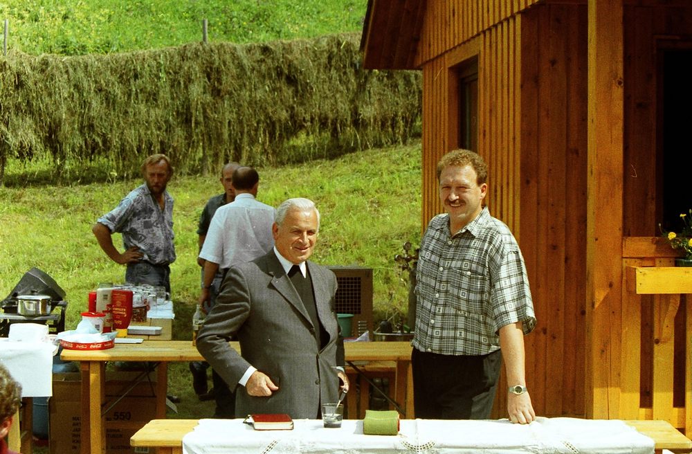 sais1994_00_642.jpg