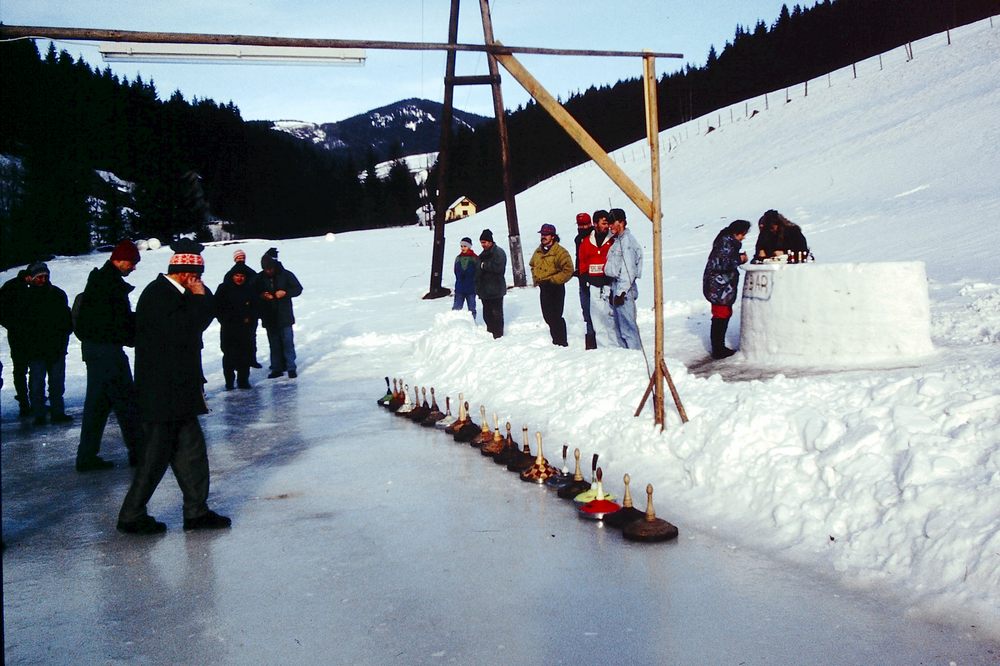 sais1994_00_722.jpg