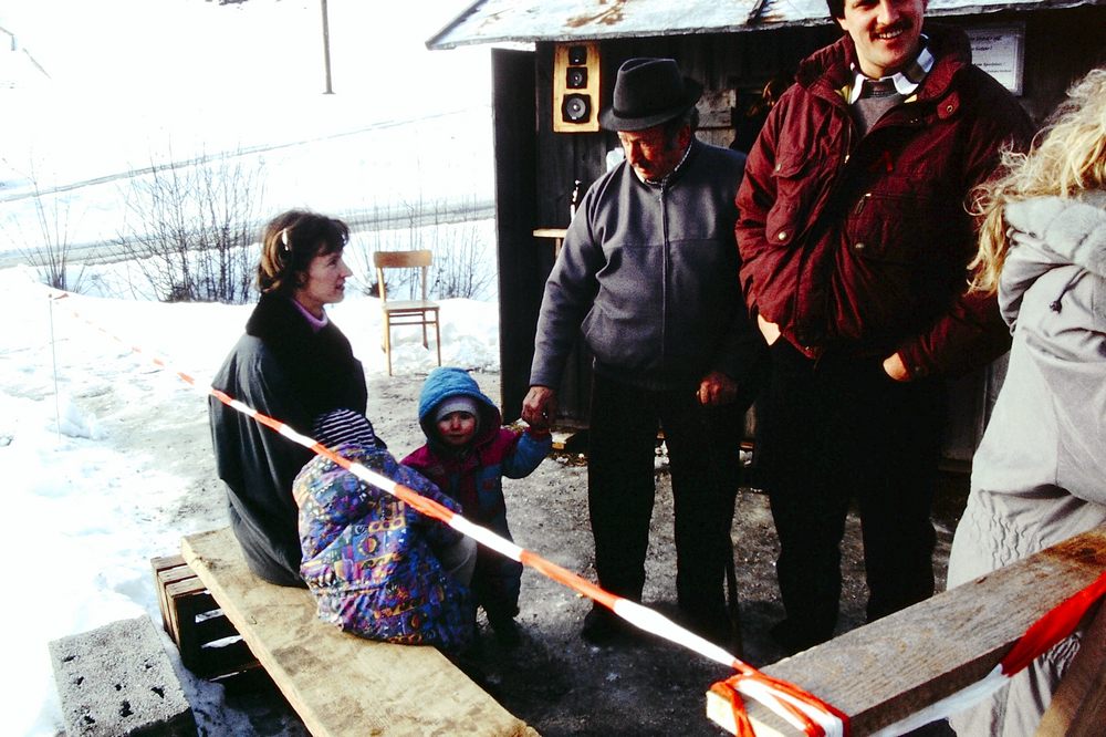 sais1994_00_736.jpg