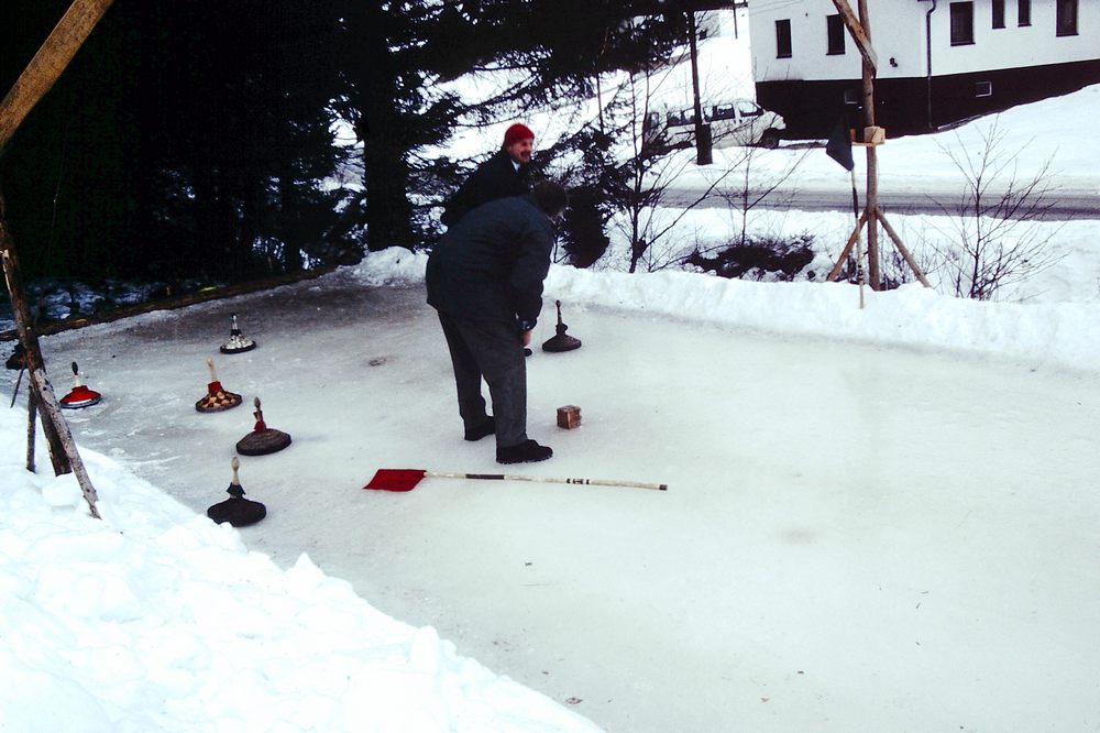 sais1994_00_740.jpg