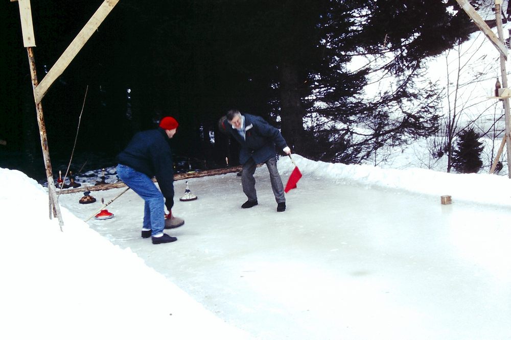 sais1994_00_742.jpg