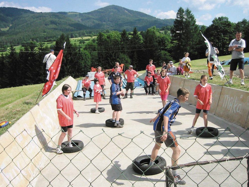 sais2001_02_36.jpg
