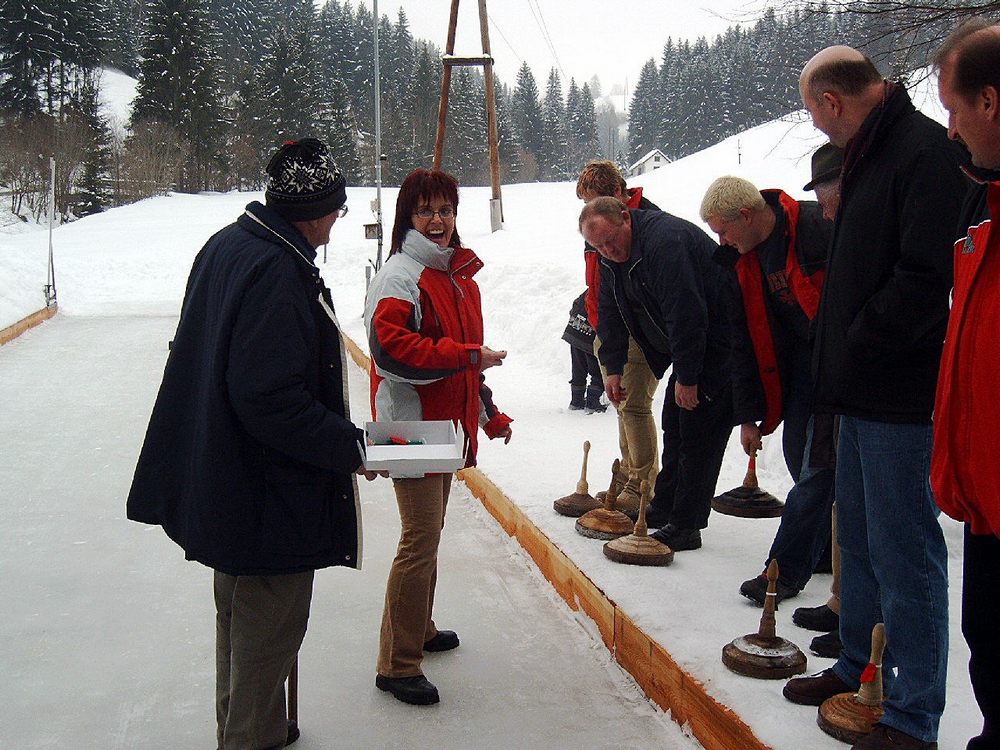 sais2005_06_746.jpg