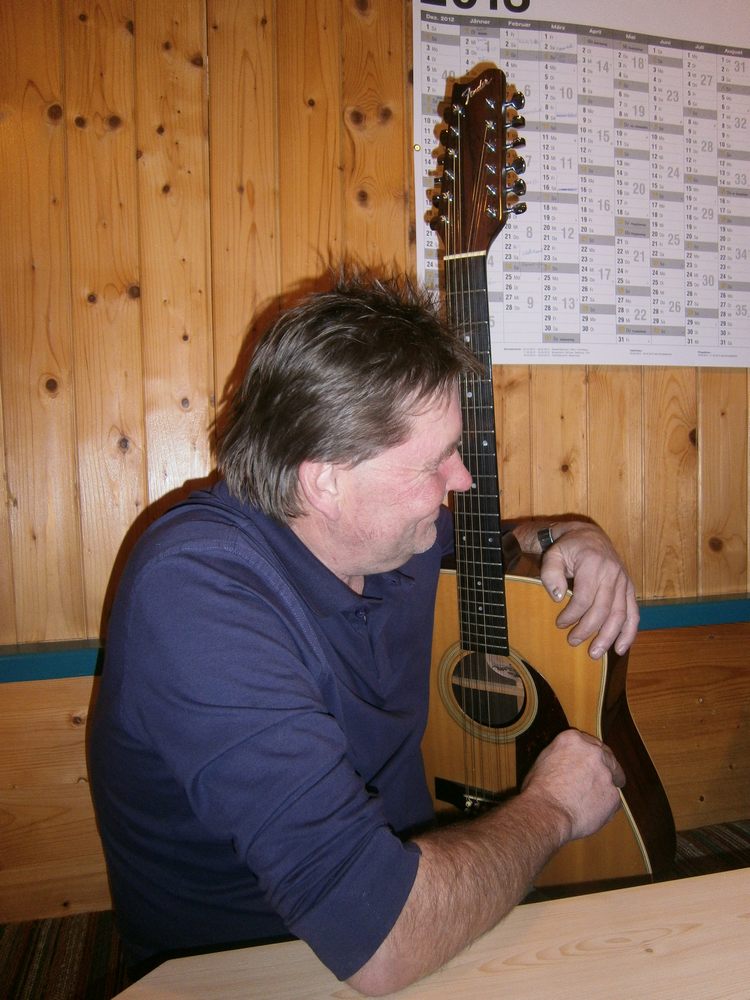 sais2012_13_250.jpg