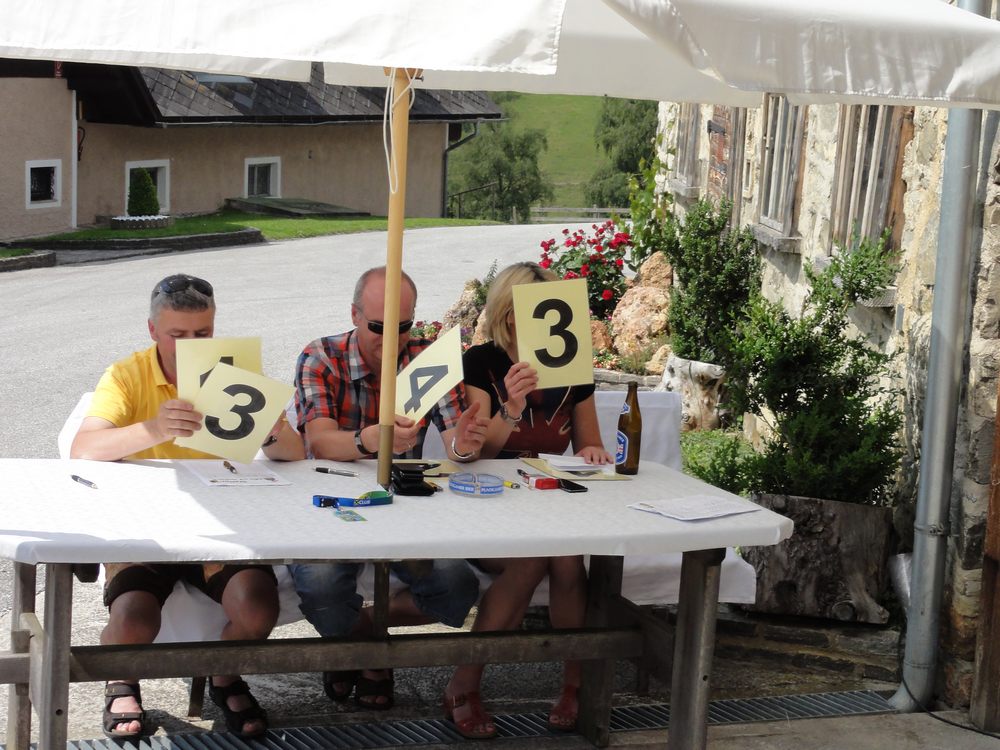 sais2012_13_400.jpg