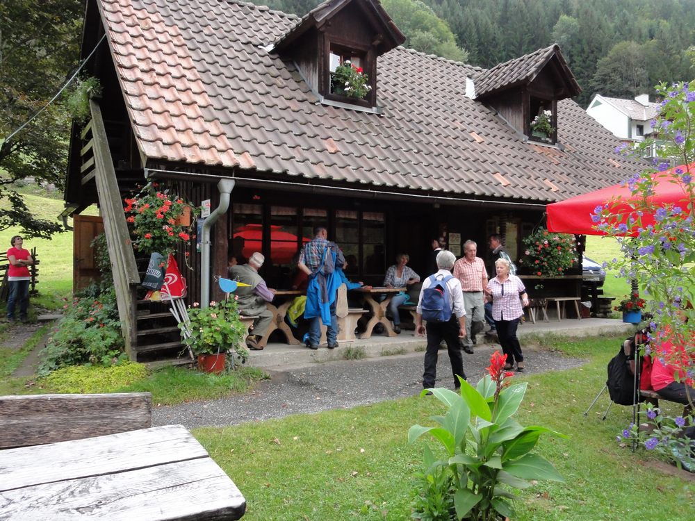 sais2013_14_500.jpg